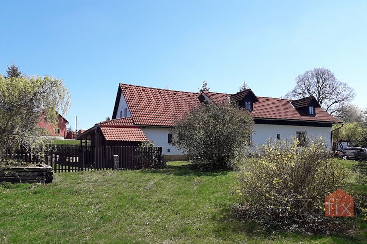 Dům 240 m2, pozemek 694 m2, Třebihošť - Horní Dehtov