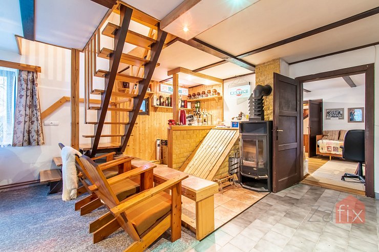 Dům 240 m2, pozemek 694 m2, Třebihošť - Horní Dehtov