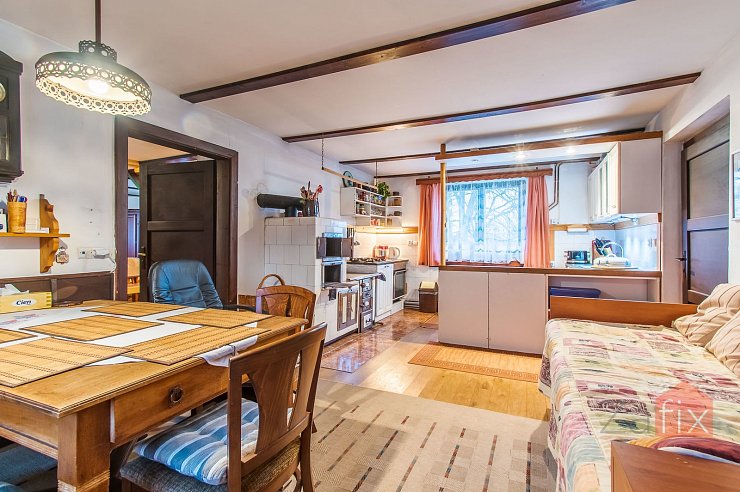 Dům 240 m2, pozemek 694 m2, Třebihošť - Horní Dehtov