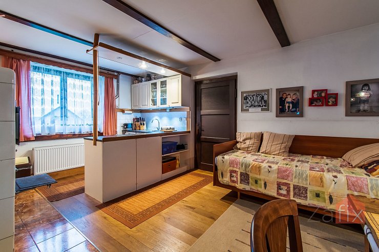 Dům 240 m2, pozemek 694 m2, Třebihošť - Horní Dehtov