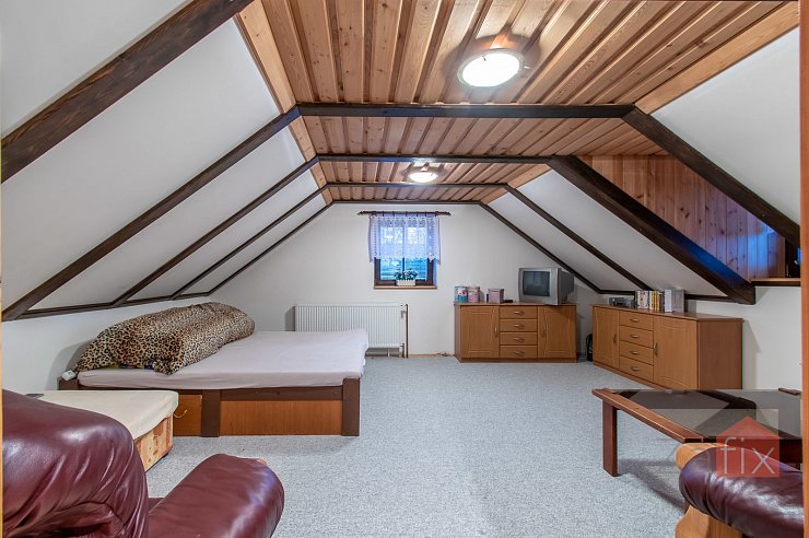 Dům 240 m2, pozemek 694 m2, Třebihošť - Horní Dehtov