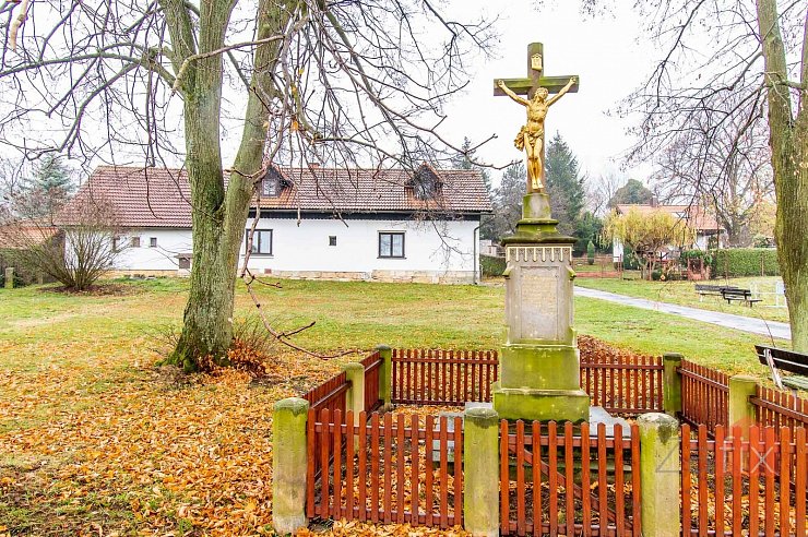 Dům 240 m2, pozemek 694 m2, Třebihošť - Horní Dehtov