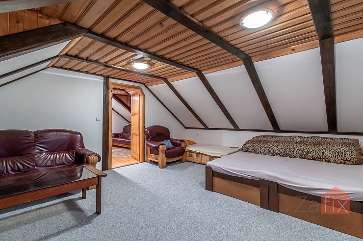 Dům 240 m2, pozemek 694 m2, Třebihošť - Horní Dehtov