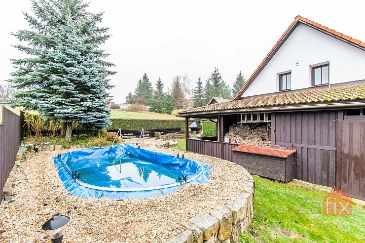 Dům 240 m2, pozemek 694 m2, Třebihošť - Horní Dehtov